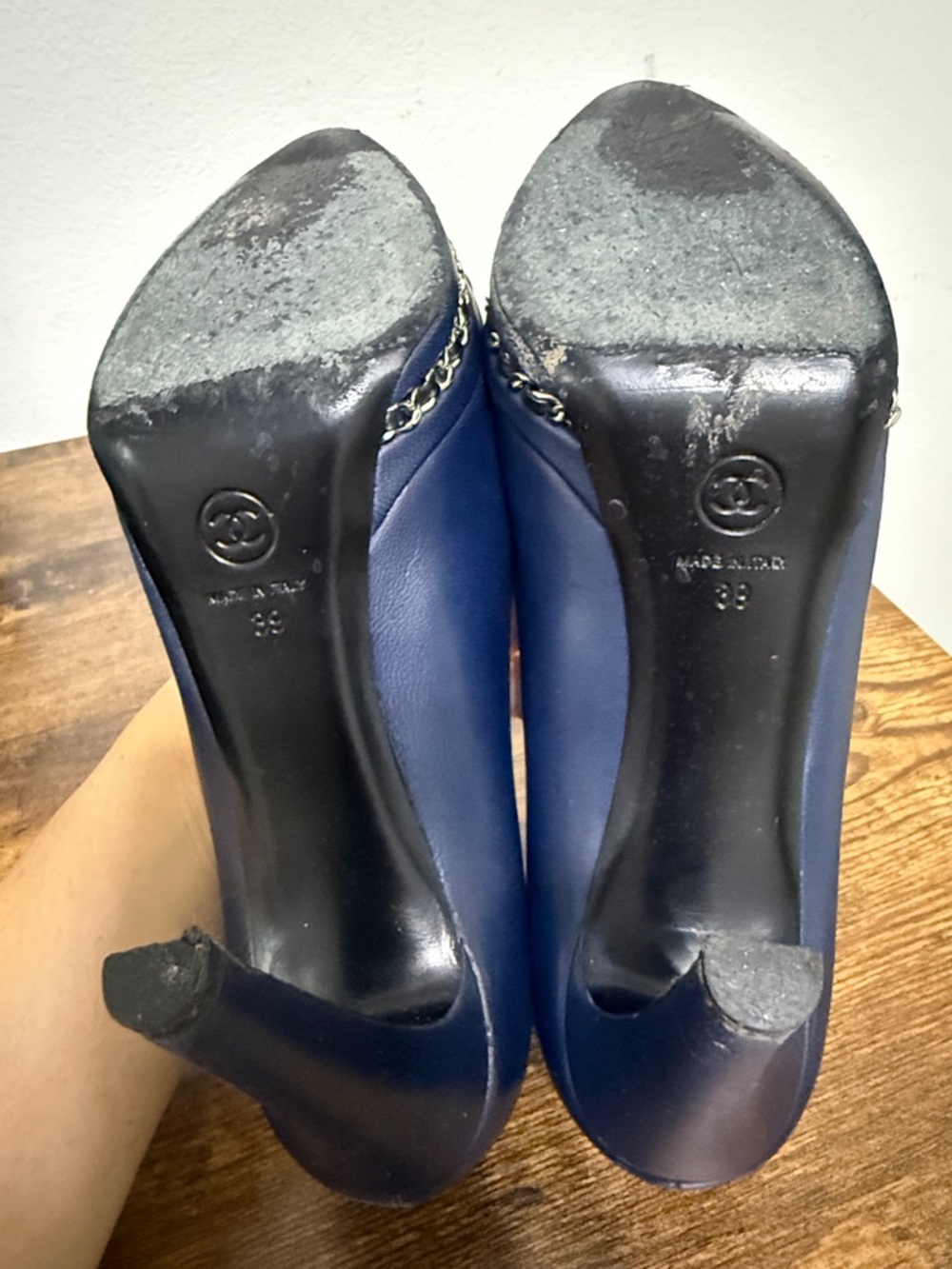 CHANEL Navy Leather Pumps with Black Cap Toe - Picture 5 of 6